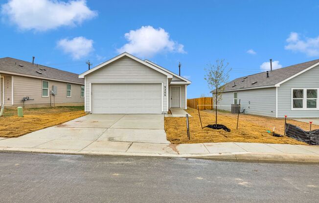 Beautiful Rental Home Located near 410 and Old Pearsall Rd. 50% off first month's rent (must move in by 6/1).