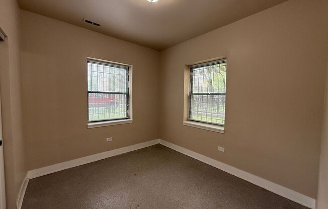4834 W Adams LLC