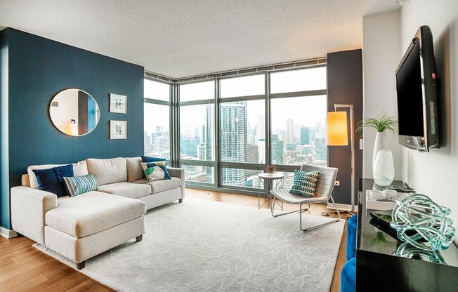 555 W KINZIE ST