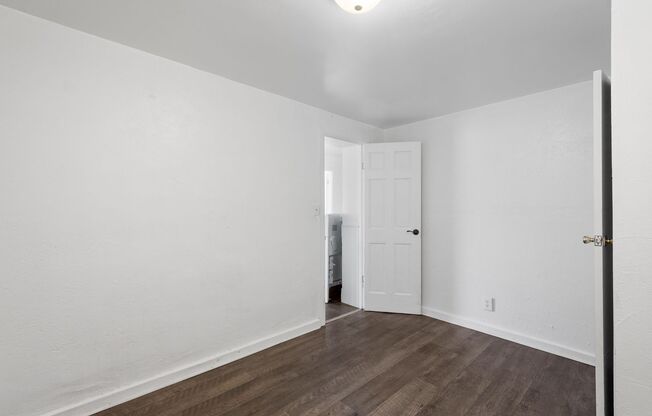 2 beds, 1 bath, 800 sqft, $899, Unit 103 W Lincoln Ave #9