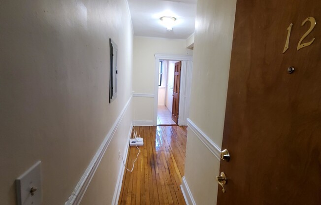 1 bed, 1 bath, $2,400, Unit 12