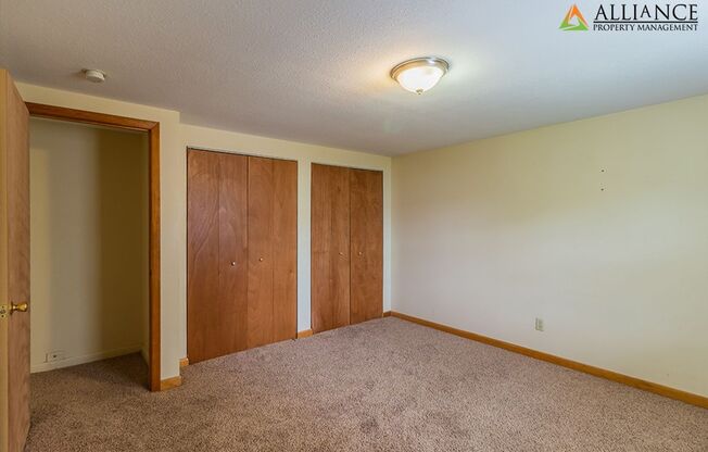 3 beds, 1 bath, $1,250