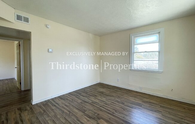 1431 W 18 ST