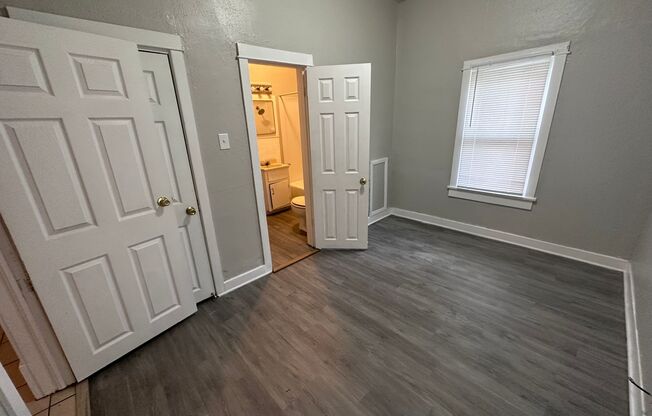 3 beds, 1 bath, 950 sqft, $875