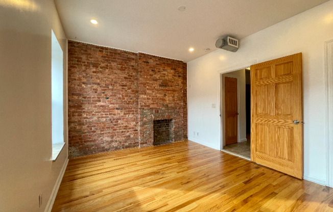 289 PLEASANT AVE