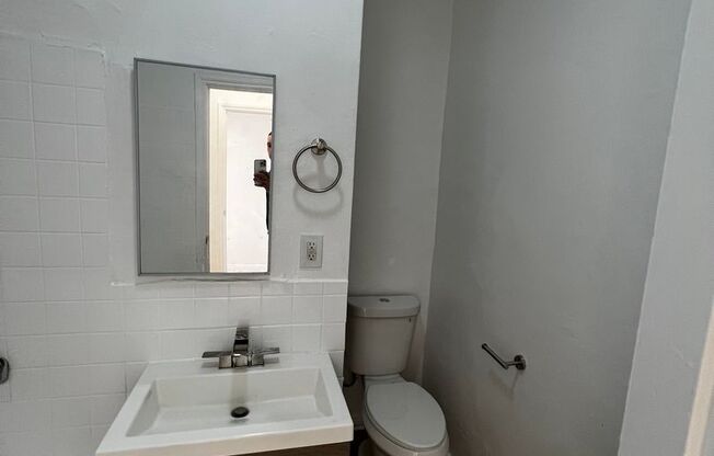 Studio, 1 bath, 400 sqft, $1,300