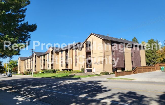 Top Floor Condo on Canyon Road