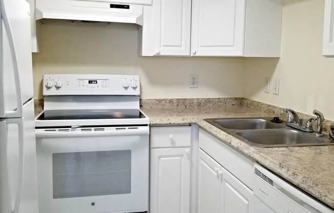 Waterfront 2 Bedroom Condo in Fountainhead!