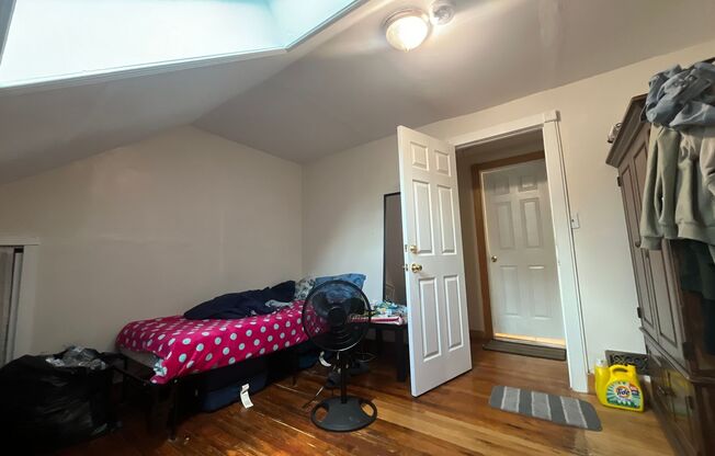 3 beds, 1 bath, 1,011 sqft, $2,500, Unit 19 Woodland St. - 3rd Fl