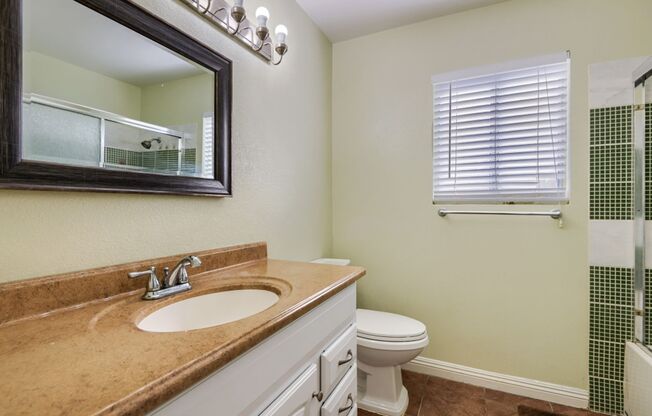 4 beds, 2.5 baths, $2,000
