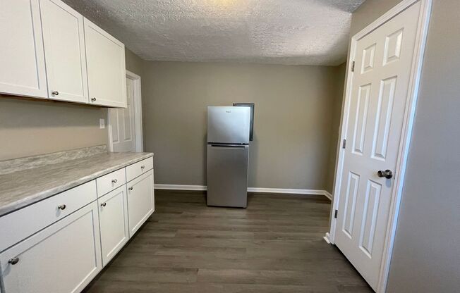 1 bed, 1 bath, 500 sqft, $700, Unit Unit 4