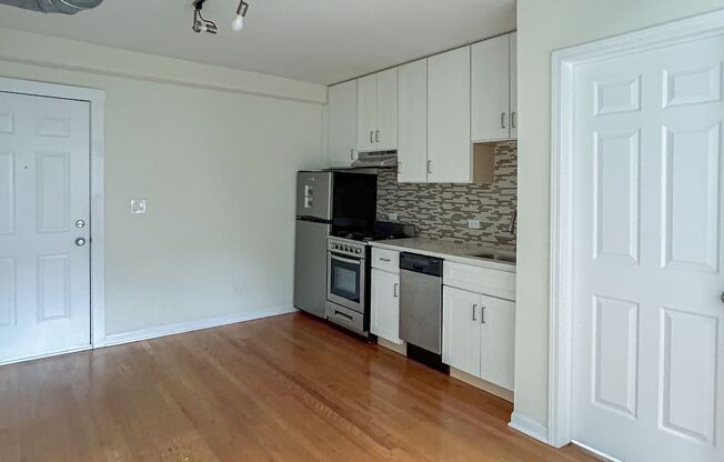 1 bed, 1 bath, 350 sqft, $1,715, Unit 2520-A5