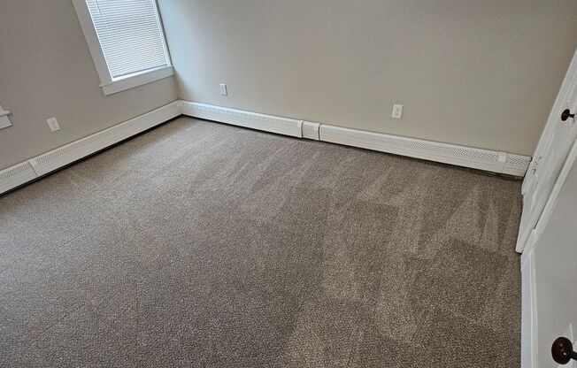 2 beds, 1 bath, 972 sqft, $2,250, Unit 32 M #1