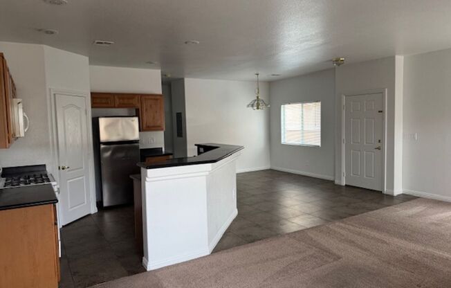 3 beds, 2.5 baths, $2,000, Unit # 103