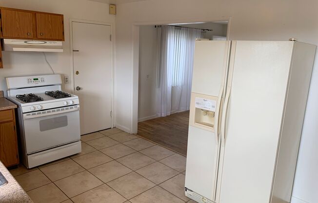 2 beds, 1 bath, $2,950