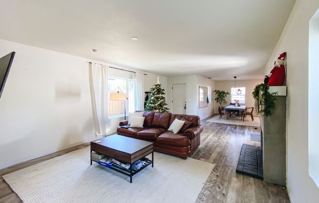 3 beds, 1 bath, $2,595