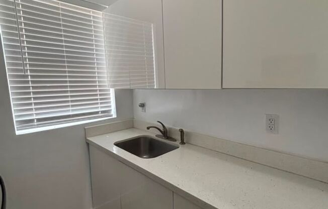 1 bed, 1 bath, 550 sqft, $1,400, Unit Unit 15