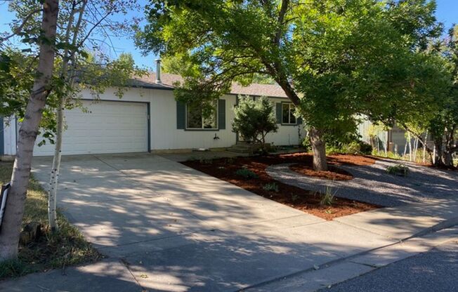 Beautiful Boulder Ranch Style Home with Large Lot for Lease!