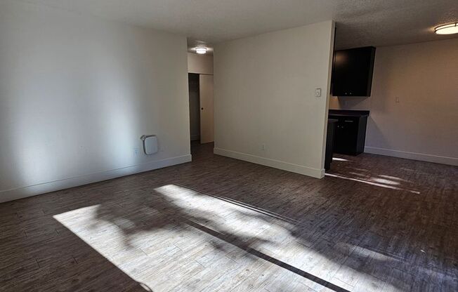 2 beds, 1 bath, 915 sqft, $1,495, Unit 40
