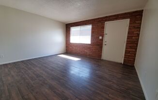 1000-1002 S. Dorsey Lane