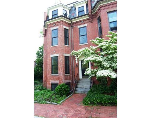2 beds, 1 bath, $3,000, Unit 1