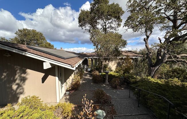 Los Altos Hills Retreat w/ stunning views (4bd/3ba) & Palo Alto schools