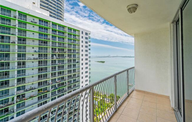 1750 N Bayshore Dr Apt 3207