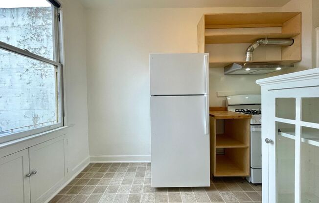 Studio, 1 bath, $1,595, Unit 402