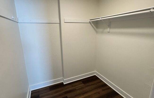 2 beds, 1 bath, 685 sqft, $1,920, Unit 424