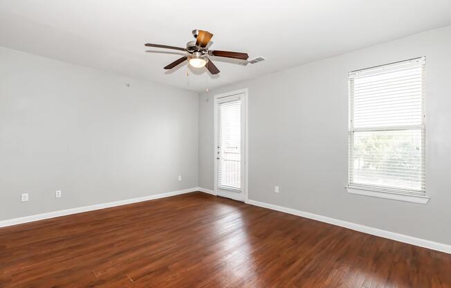 Studio, 1 bath, 493 sqft, $1,050