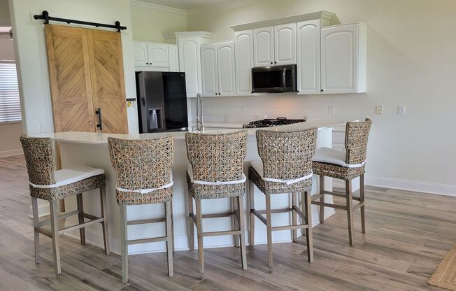 Annual UNfurnished  renovated 4/4 townhome with water views at the Manatee River in Palmetto