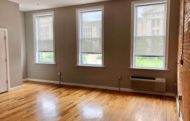 231 E North Ave