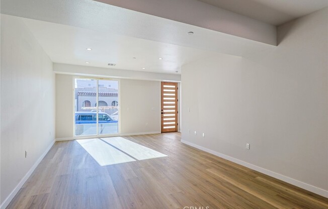 5513 GLENNIE LN