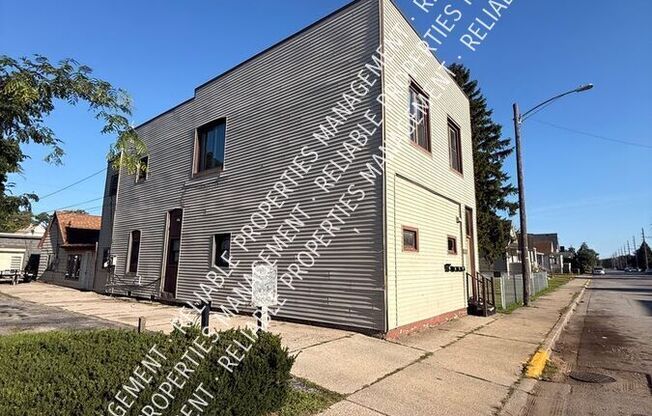 4350 SHEFFIELD AVE