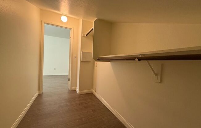 1 bed, 1 bath, 650 sqft, $1,615, Unit B5