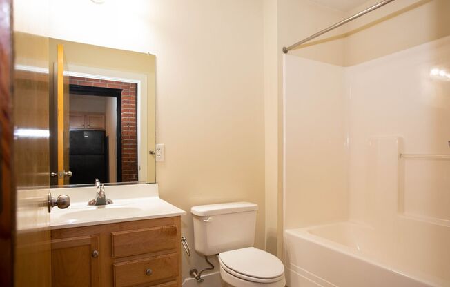 1 bed, 1 bath, 700 sqft, $1,350, Unit 102