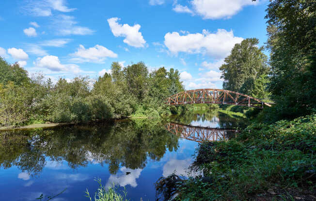 Views of the footbridge on the Sammamish River Trail