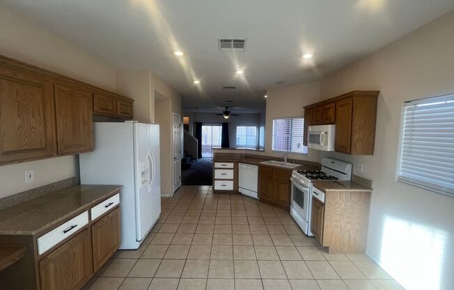 3 beds, 2.5 baths, $1,850