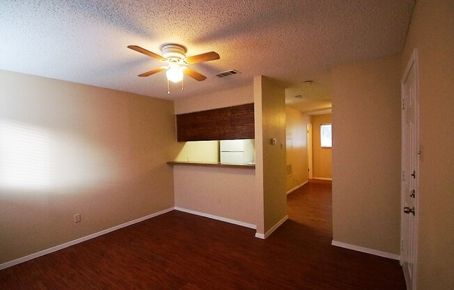 Studio, 1 bath, 500 sqft, $850, Unit 108