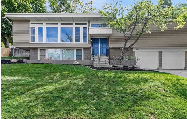 Olympus Cove Home Tucked In to the Benches! Near Park, Schools, Hiking and Skiing!