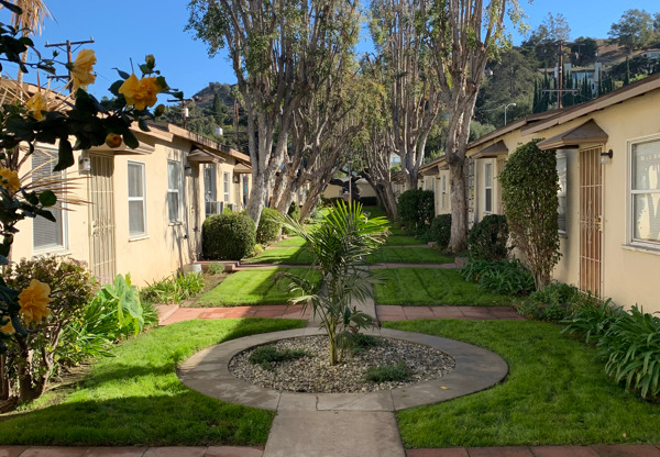814 S VERDUGO RD