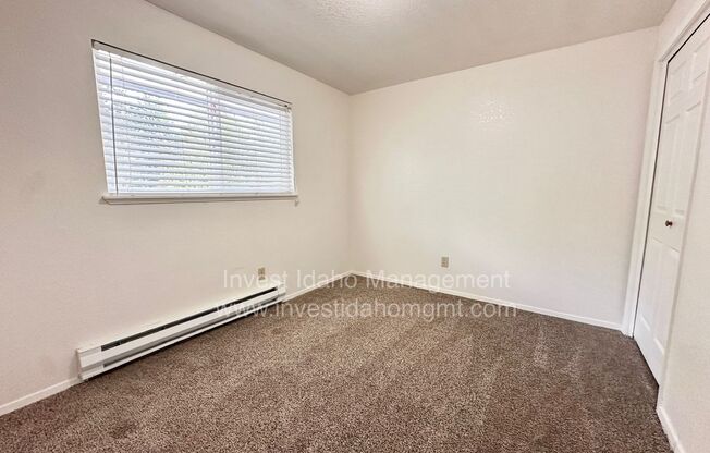 2 beds, 1 bath, 800 sqft, $1,195, Unit 50
