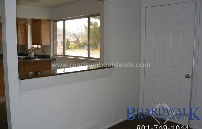 5 beds, 2 baths, $2,300