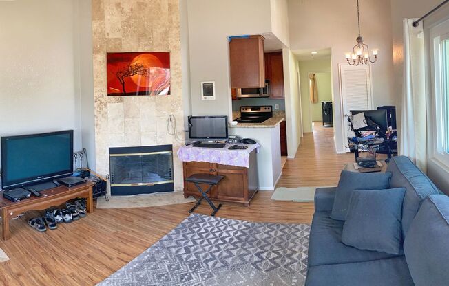 2nd floor 2 bed/ 2 bath condo in North Park/ Normal Heights! 1 car garage, driveway, WD in unit