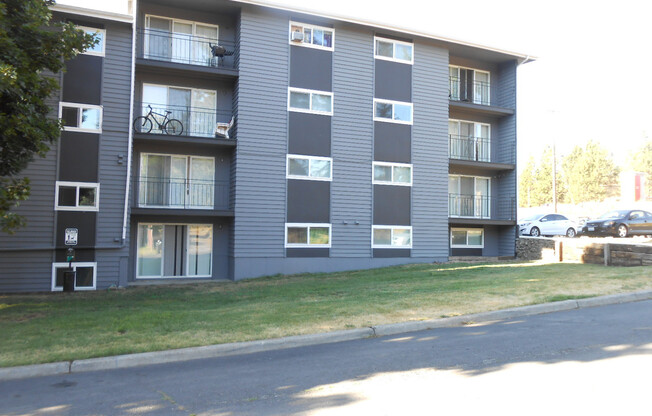 2 beds, 1 bath, 825 sqft, $1,150, Unit 14