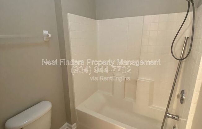 3 beds, 2 baths, 1,408 sqft, $1,600, Unit 929