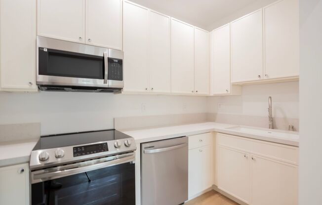 Studio, 1 bath, $3,115, Unit 07