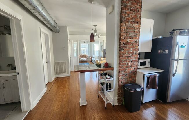 5 beds, 2 baths, 80 sqft, $800, Unit 48 Carrington 3rd & 4th Floor - 4L