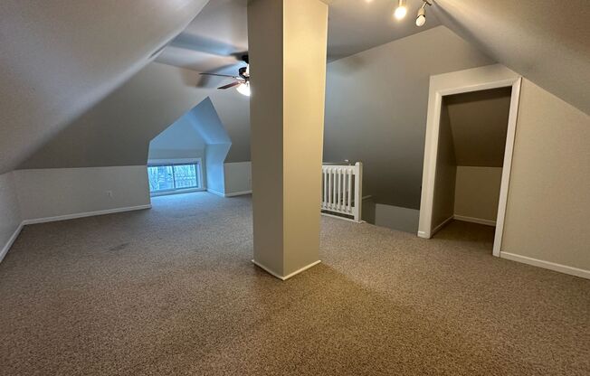 3 beds, 1 bath, $1,795, Unit Apt 2