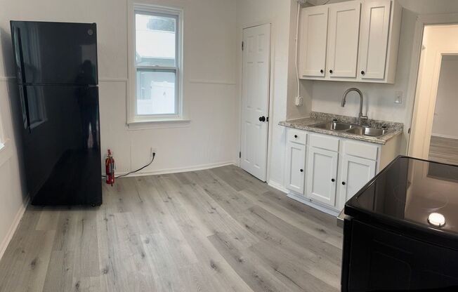 1 bed, 1 bath, 500 sqft, $1,050